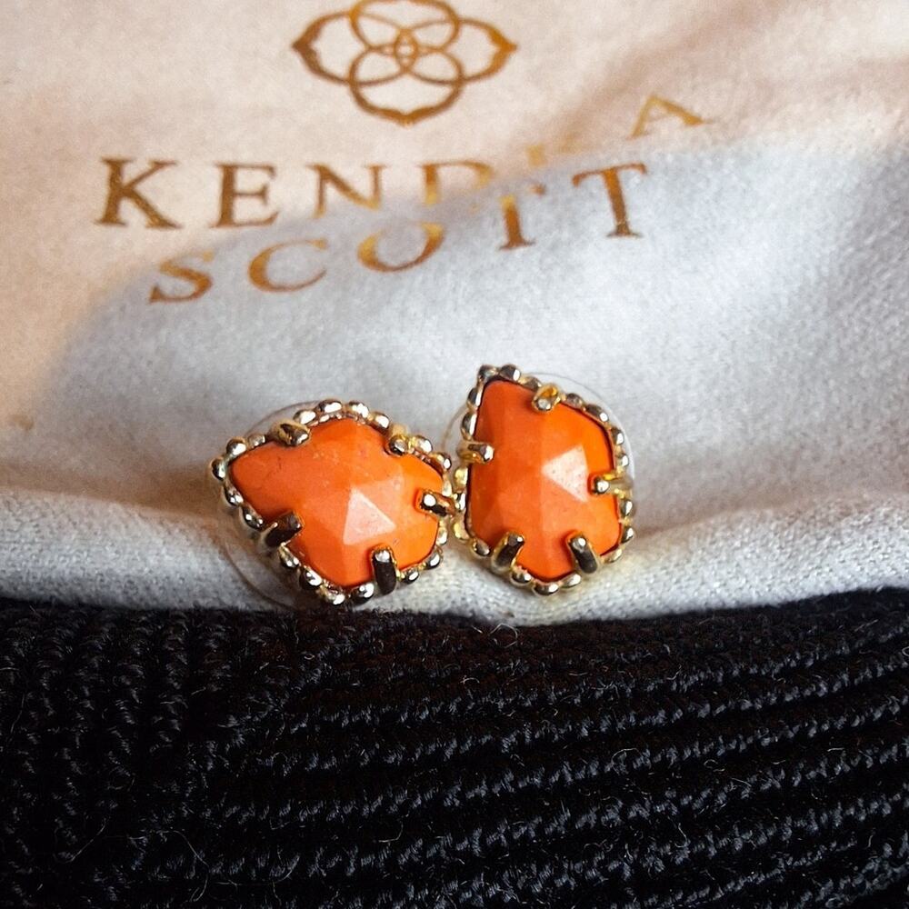Kendra Scott Earrings Coral Stone Signed Bullet Back Summer Party Going Out